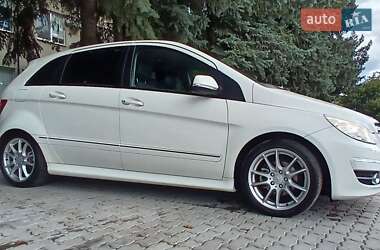 Хэтчбек Mercedes-Benz B-Class 2009 в 
