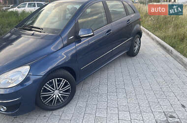 Хэтчбек Mercedes-Benz B-Class 2009 в 
