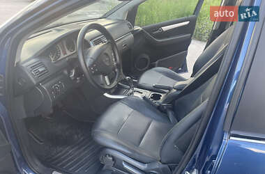 Хэтчбек Mercedes-Benz B-Class 2009 в 