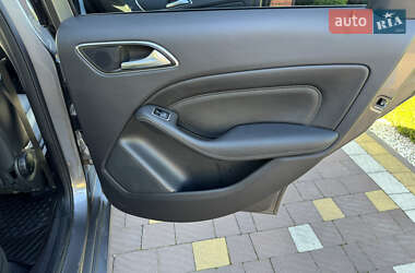 Хэтчбек Mercedes-Benz B-Class 2017 в 