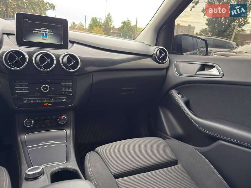 Хэтчбек Mercedes-Benz B-Class 2017 в Харькове