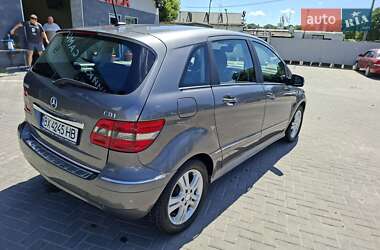 Хэтчбек Mercedes-Benz B-Class 2009 в 