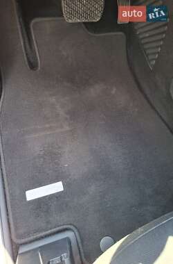 Хэтчбек Mercedes-Benz B-Class 2009 в 