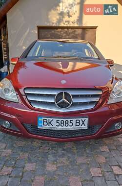 Хэтчбек Mercedes-Benz B-Class 2011 в 