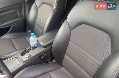 Хэтчбек Mercedes-Benz B-Class 2015 в 