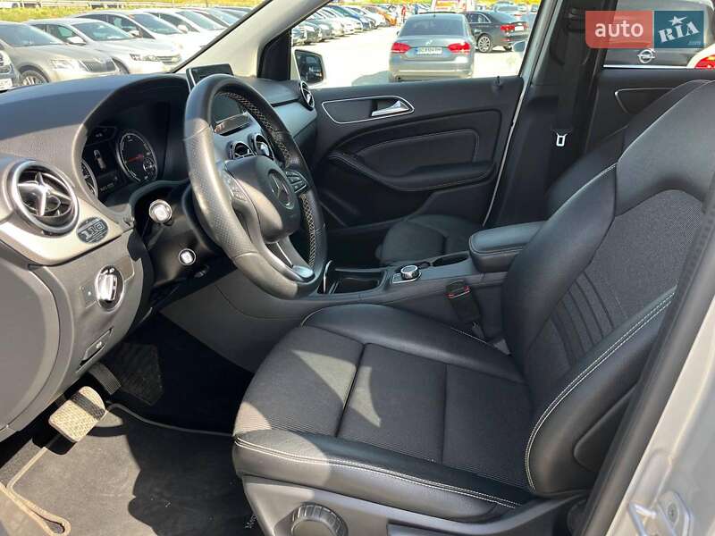 Хэтчбек Mercedes-Benz B-Class 2017 в Львове