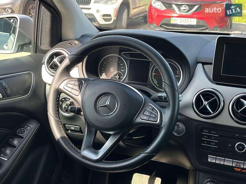 Хэтчбек Mercedes-Benz B-Class 2017 в Львове