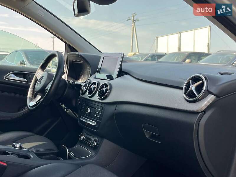Хэтчбек Mercedes-Benz B-Class 2017 в Львове