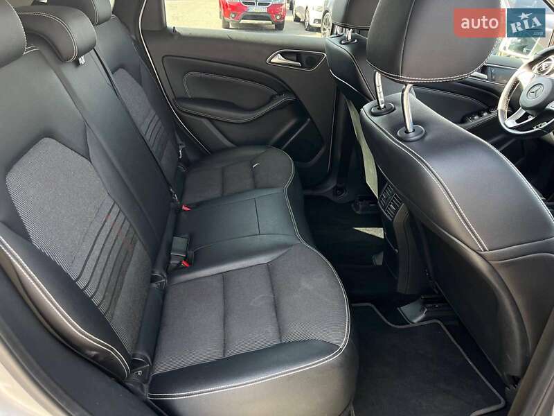 Хэтчбек Mercedes-Benz B-Class 2017 в Львове