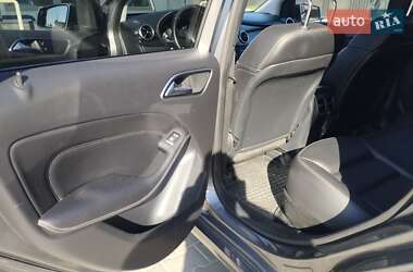 Хэтчбек Mercedes-Benz B-Class 2017 в 