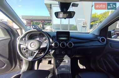 Хэтчбек Mercedes-Benz B-Class 2017 в 