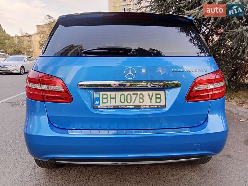 Хэтчбек Mercedes-Benz B-Class 2014 в Одессе фото 3 Хэтчбек Mercedes-Benz B-Class 2014 в Одессе