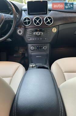 Хэтчбек Mercedes-Benz B-Class 2014 в 
