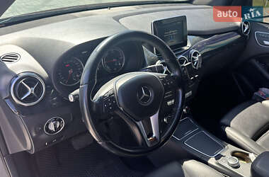 Хэтчбек Mercedes-Benz B-Class 2017 в 