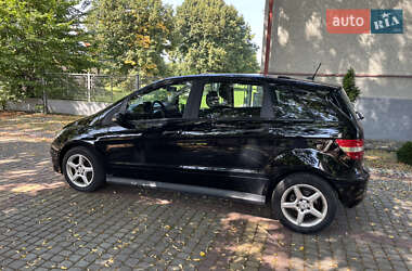 Хэтчбек Mercedes-Benz B-Class 2006 в 