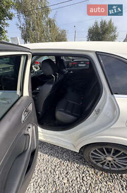 Хэтчбек Mercedes-Benz B-Class 2017 в 