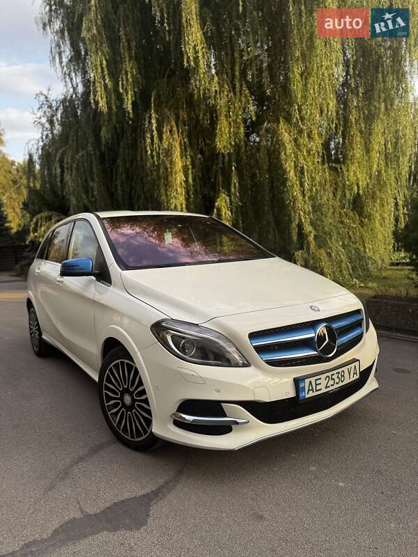 Хетчбек Mercedes-Benz B-Class 2016 в Дніпрі