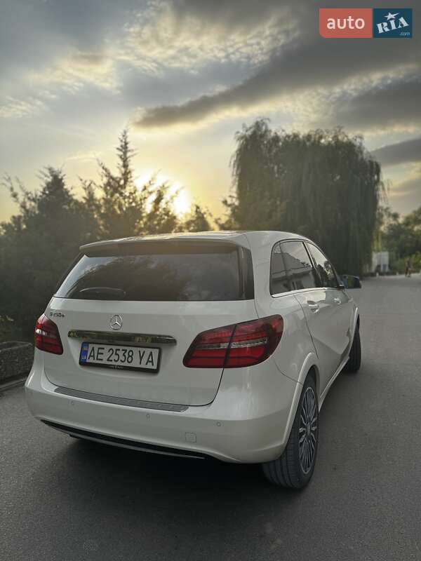 Хетчбек Mercedes-Benz B-Class 2016 в Дніпрі