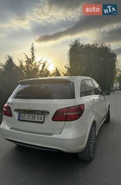 Хэтчбек Mercedes-Benz B-Class 2016 в 
