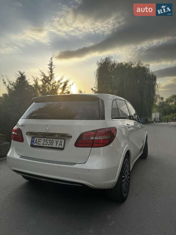Хетчбек Mercedes-Benz B-Class 2016 в Дніпрі