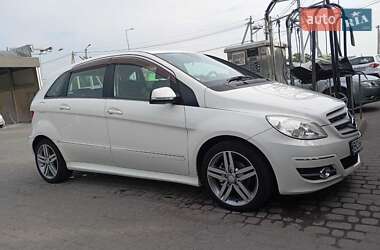 Хэтчбек Mercedes-Benz B-Class 2010 в 
