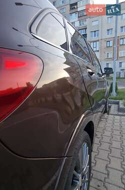 Хэтчбек Mercedes-Benz B-Class 2016 в 