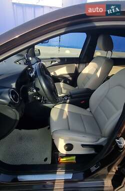Хэтчбек Mercedes-Benz B-Class 2016 в 