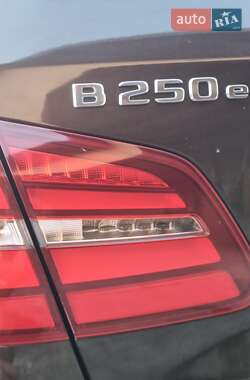 Хэтчбек Mercedes-Benz B-Class 2016 в 