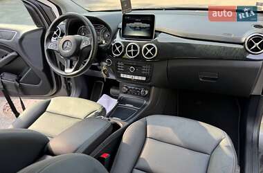 Хэтчбек Mercedes-Benz B-Class 2016 в 
