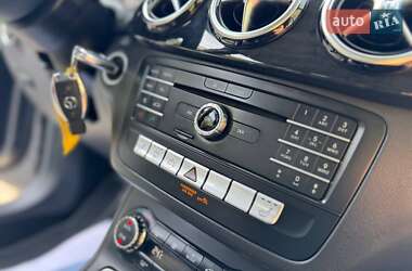 Хэтчбек Mercedes-Benz B-Class 2016 в 
