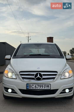 Хэтчбек Mercedes-Benz B-Class 2011 в 