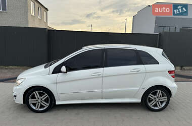 Хэтчбек Mercedes-Benz B-Class 2011 в 