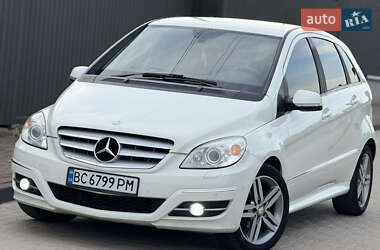 Хэтчбек Mercedes-Benz B-Class 2011 в 