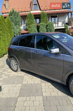 Хэтчбек Mercedes-Benz B-Class 2014 в 