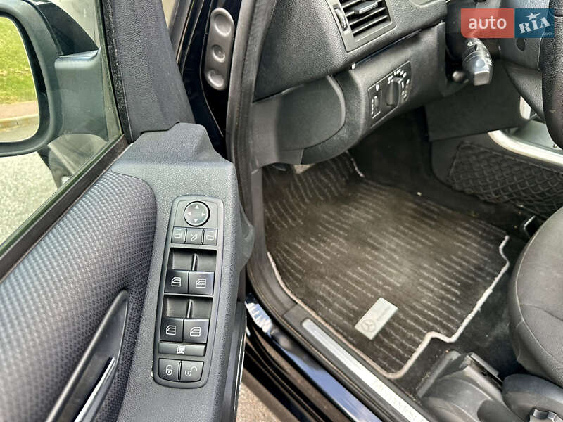 Хэтчбек Mercedes-Benz B-Class 2011 в Киеве фото 9 Хэтчбек Mercedes-Benz B-Class 2011 в Киеве