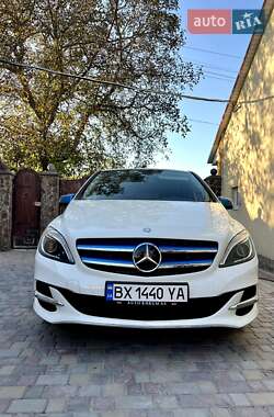 Хэтчбек Mercedes-Benz B-Class 2015 в 