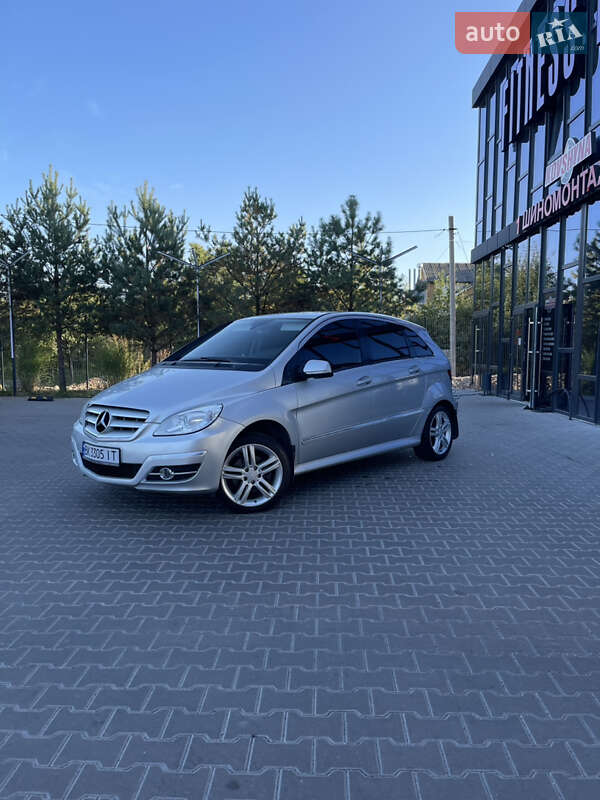 Хэтчбек Mercedes-Benz B-Class 2008 в 