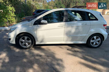 Хэтчбек Mercedes-Benz B-Class 2010 в 