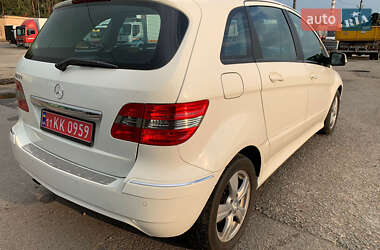 Хэтчбек Mercedes-Benz B-Class 2010 в 