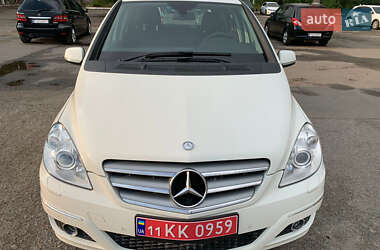 Хэтчбек Mercedes-Benz B-Class 2010 в 