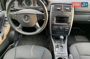Хэтчбек Mercedes-Benz B-Class 2010 в 