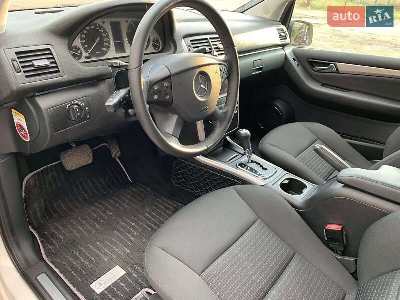 Хэтчбек Mercedes-Benz B-Class 2010 в Киеве