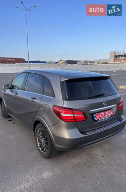 Хэтчбек Mercedes-Benz B-Class 2016 в 