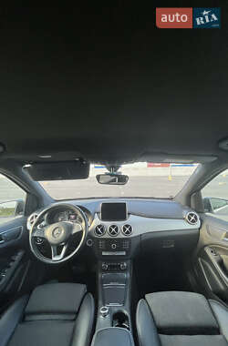 Хэтчбек Mercedes-Benz B-Class 2016 в 