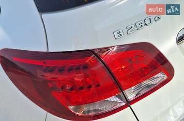 Хэтчбек Mercedes-Benz B-Class 2017 в 