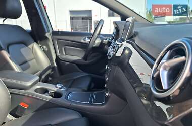Хэтчбек Mercedes-Benz B-Class 2017 в 