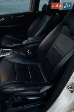Хэтчбек Mercedes-Benz B-Class 2011 в 