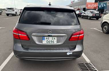 Хэтчбек Mercedes-Benz B-Class 2015 в 