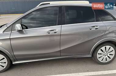 Хэтчбек Mercedes-Benz B-Class 2015 в 
