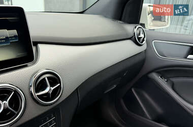 Хэтчбек Mercedes-Benz B-Class 2015 в 